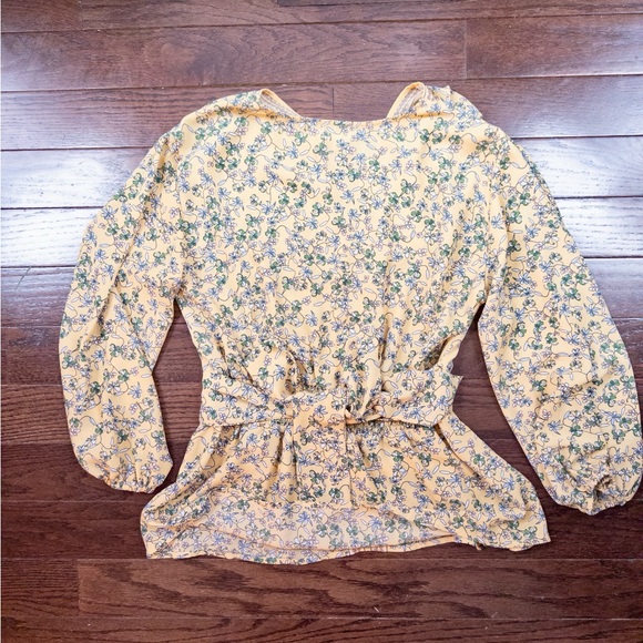 🍃 Max Studio Yellow Floral Peplum Blouse – Size M - Picture 5 of 10